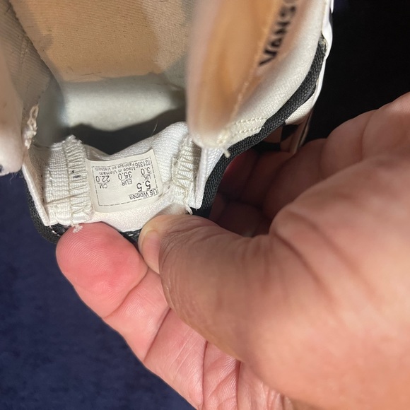 Classic black & white checkered Vans!  Size 5 1/2! - Picture 5 of 5